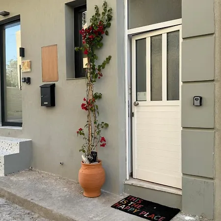 Ilios And Nero Apartment