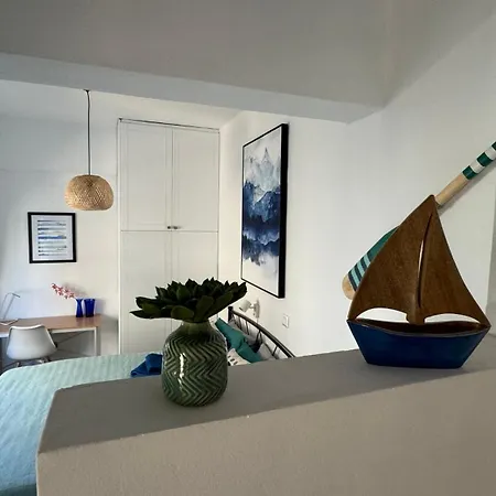 Ilios And Nero Ханья